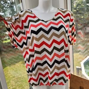 Chevron Patterned Short Sleeve Batwing Top